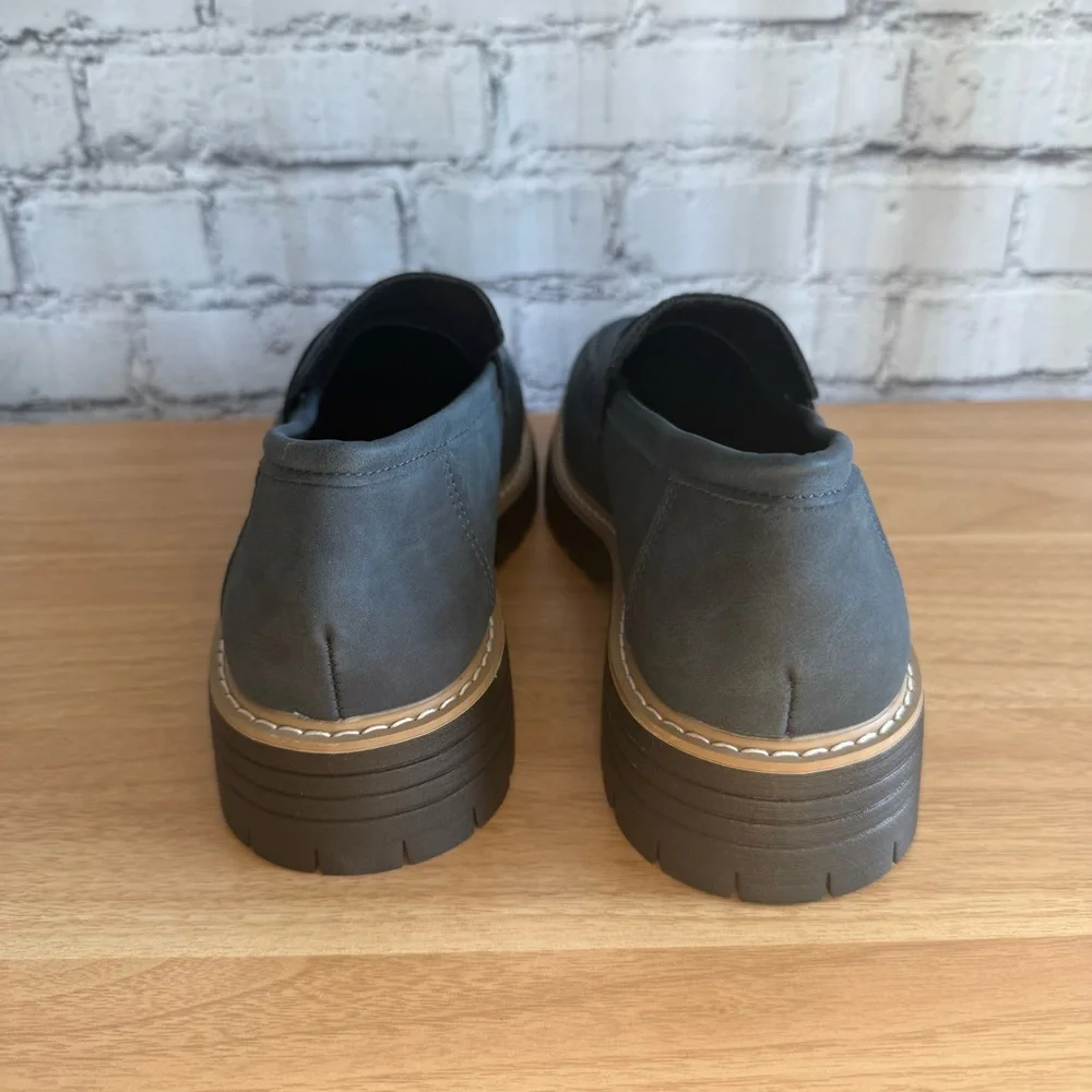 Navy Loafers‎ - Picture 4 of 4